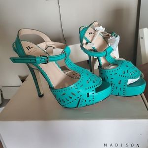 BNIB Platform heels